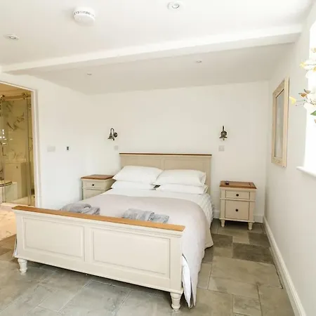The Coach House Villa Cranwell Exterior photo